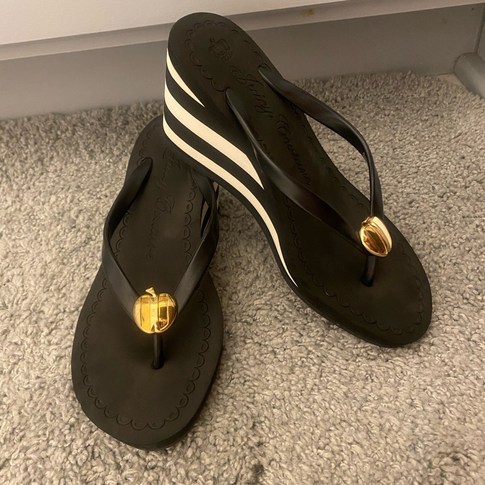 Juicy Couture sz 7 platform thong flip flop sandals